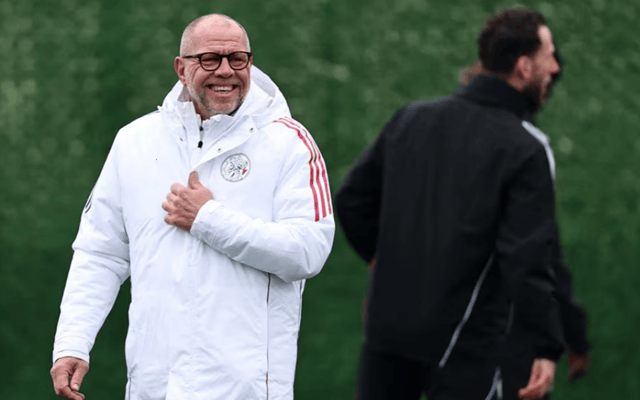 包含欧联赛前走向成谜，阿贾克斯再遭质疑，信心回归，年轻球员得到机会的词条